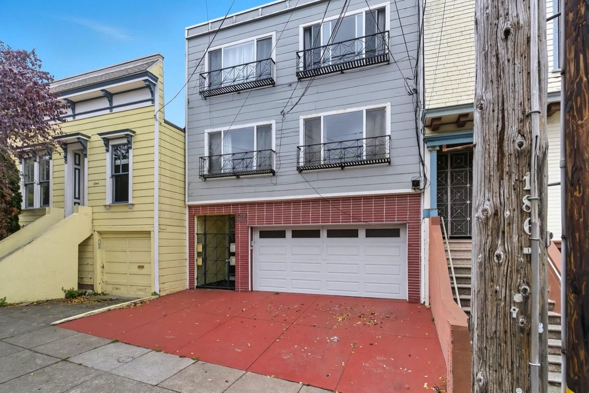 Attached, Exterior, Facade, Brick Facade, Rowhouse