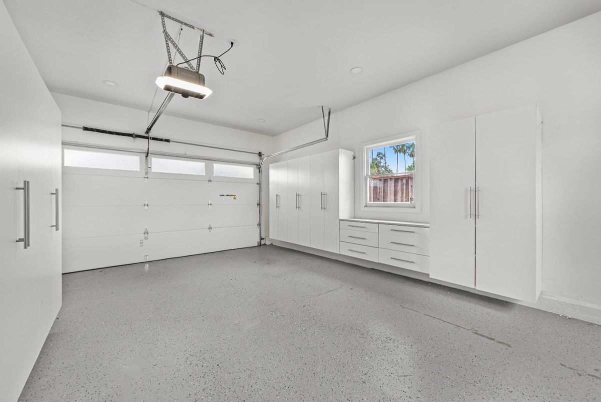 Garage, Interior