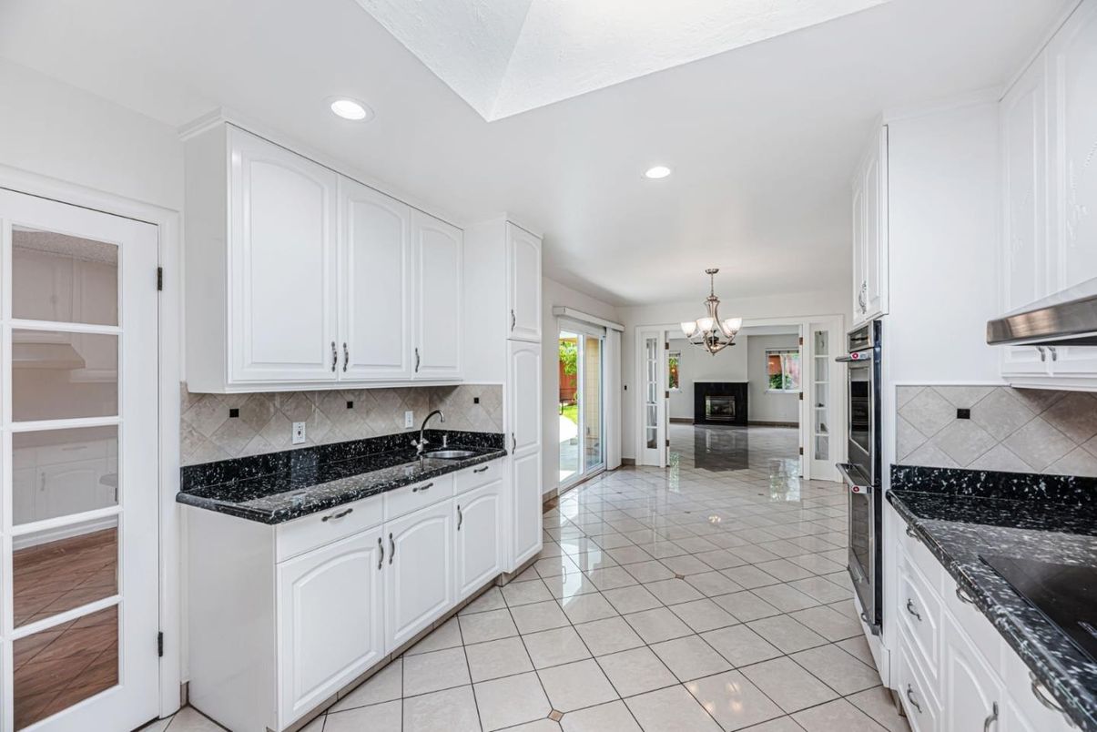 Chandelier, Interior, Kitchen, Recessed Lighting