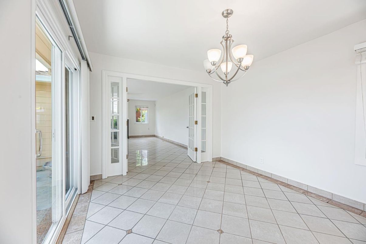 Chandelier, Empty room, Interior
