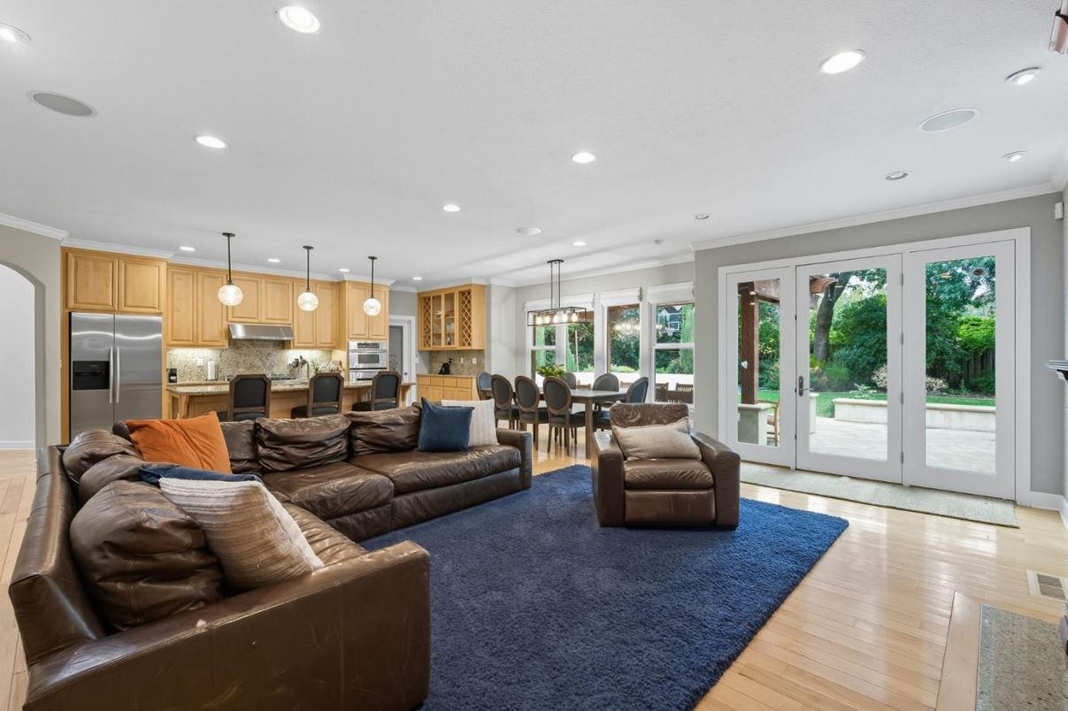 Dining room, Interior, Kitchen, Living room, Pendant Lights, Recessed Lighting, Stainless Steel Appliances, Wood Texture Flooring