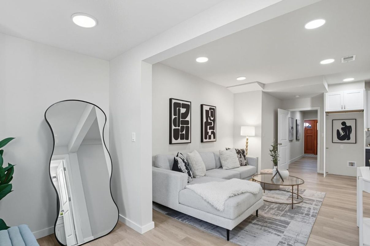 Interior, Living room, Recessed Lighting, Wood Texture Flooring