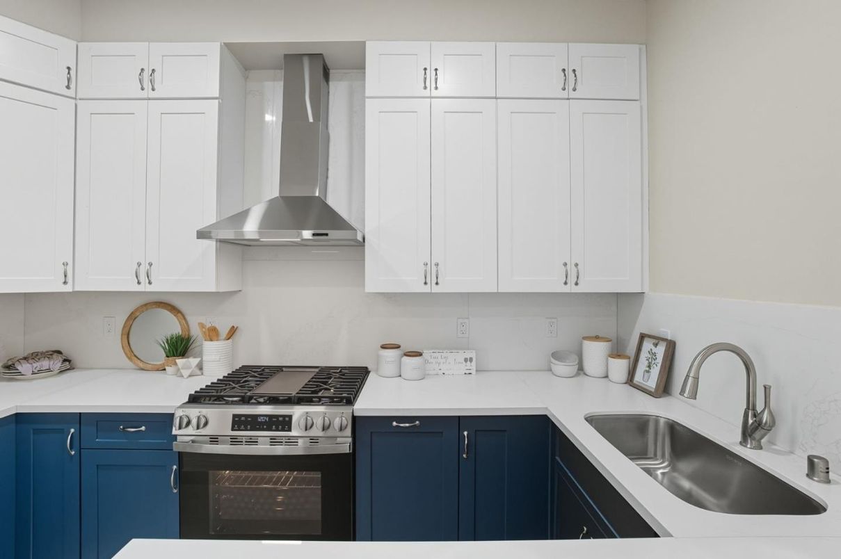 Interior, Kitchen, Stainless Steel Appliances