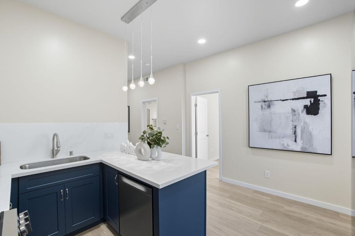 Interior, Kitchen, Pendant Lights, Recessed Lighting, Wood Texture Flooring