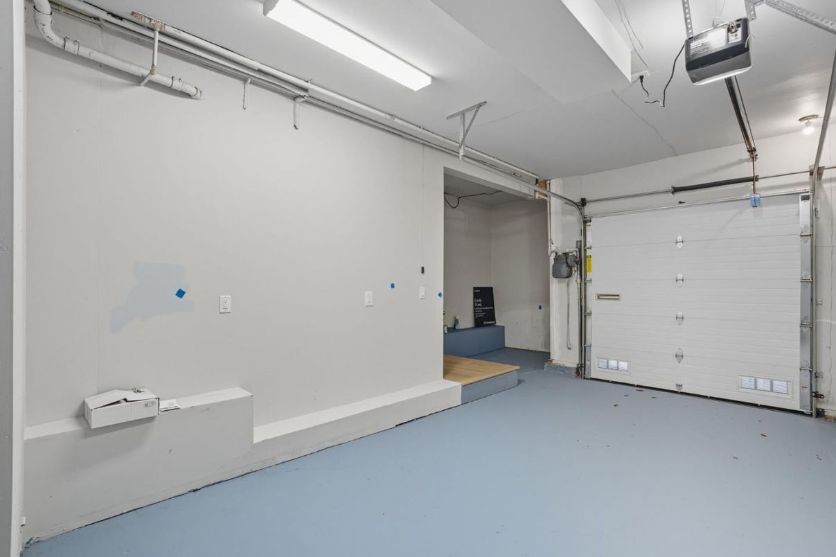 Garage, Interior