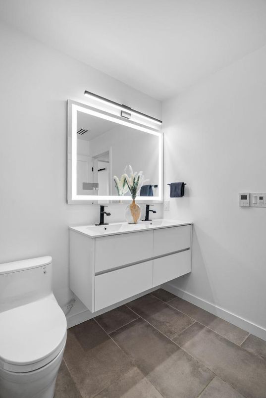 Bathroom, Dual Sink Vanities, Interior