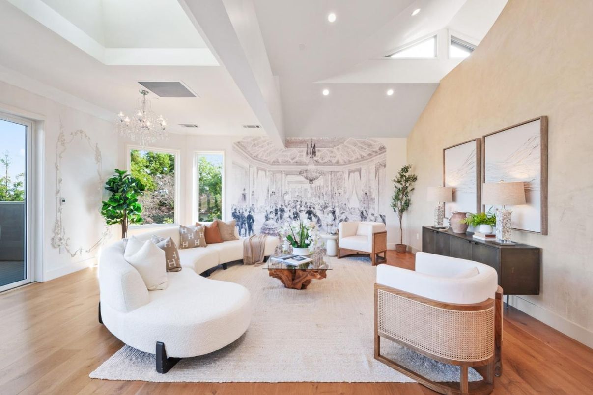 Chandelier, Interior, Living room, Recessed Lighting, Wood Texture Flooring