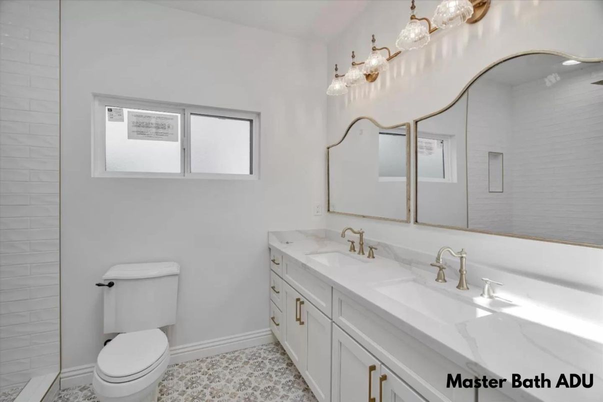 Bathroom, Dual Sink Vanities, Interior