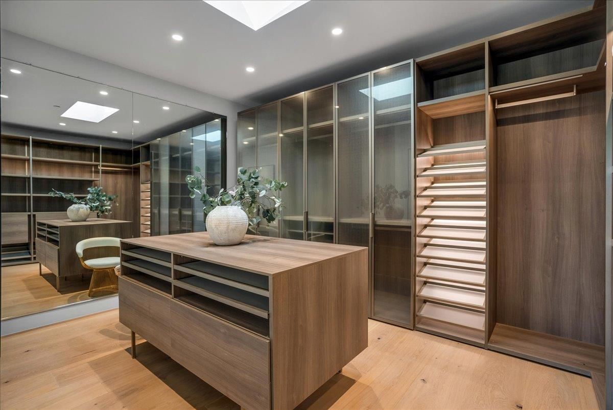 Interior, Recessed Lighting, Walk-in Closets, Wood Texture Flooring