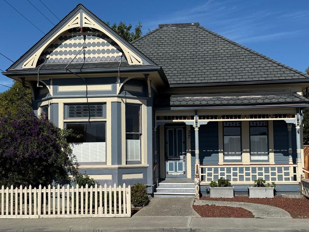 Exterior, Facade, Queen Anne Victorian