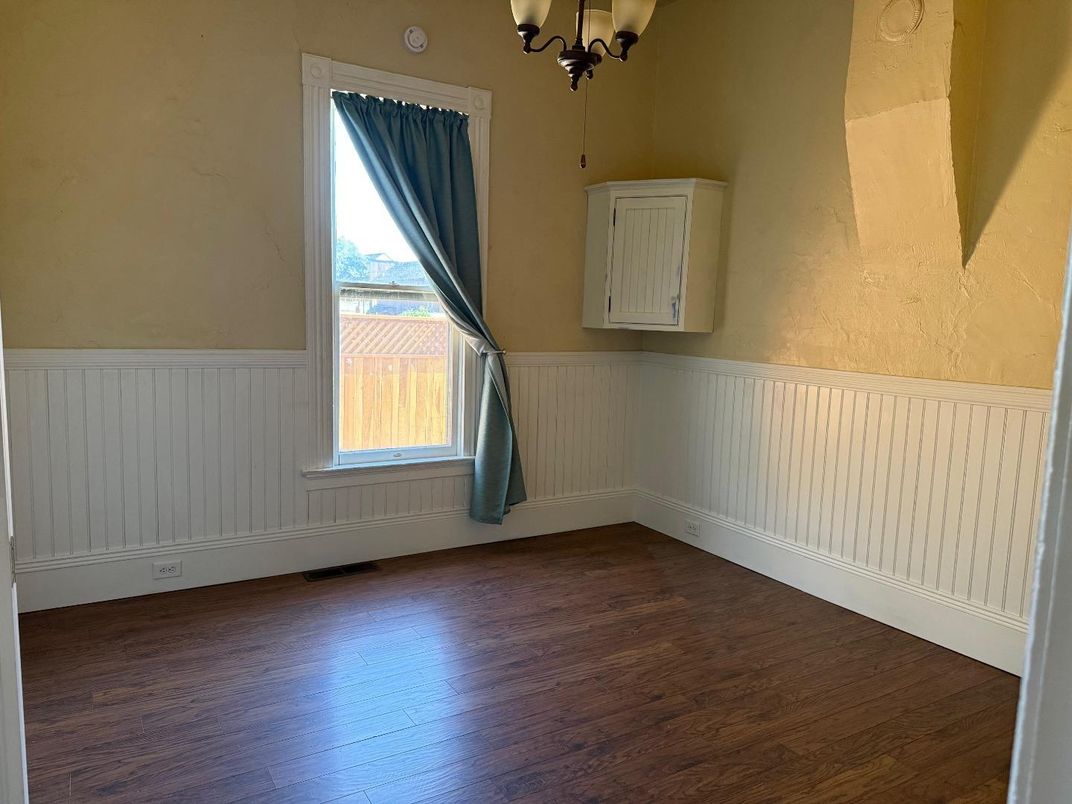 Chandelier, Empty room, Interior, Wood Texture Flooring