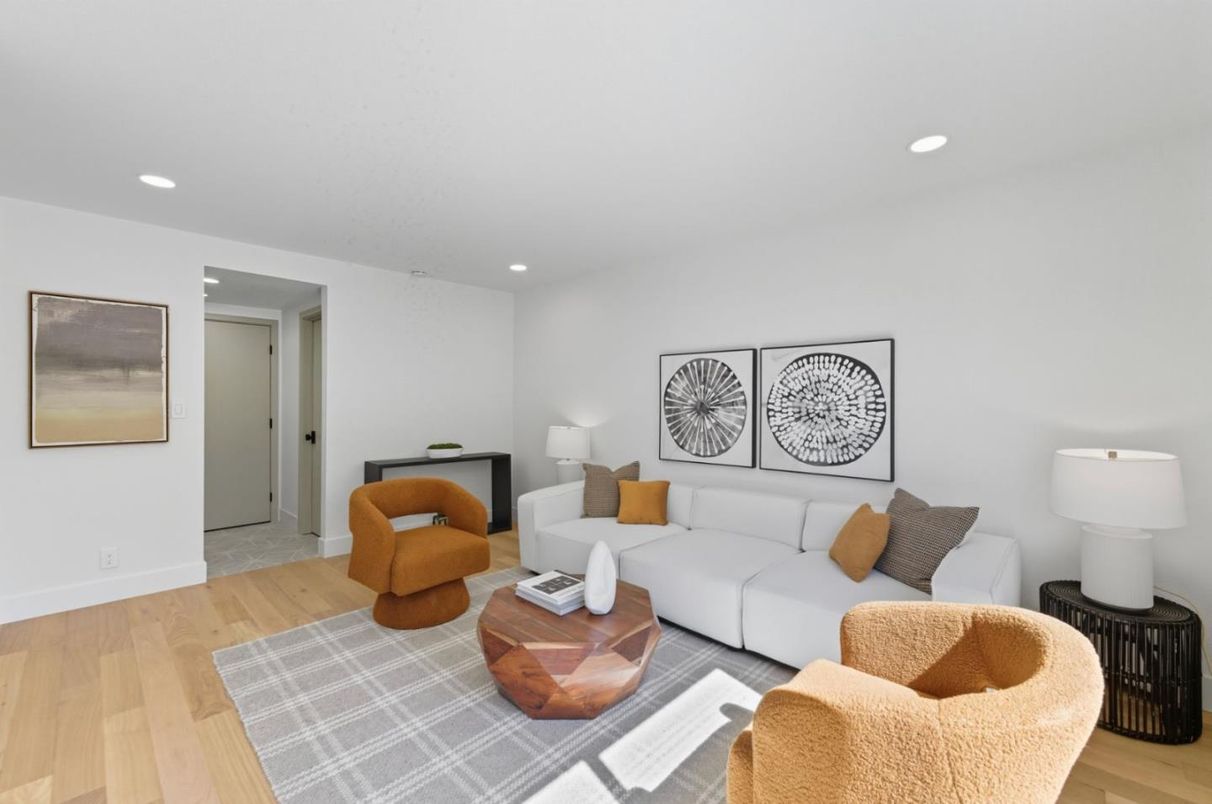Interior, Living room, Recessed Lighting, Wood Texture Flooring