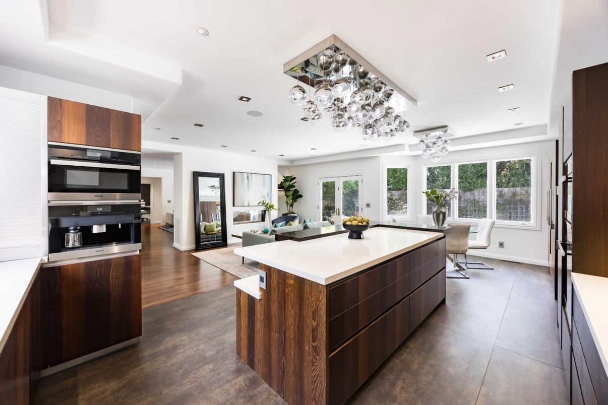 Chandelier, Dining room, Interior, Kitchen, Recessed Lighting, Stainless Steel Appliances, Wood Texture Flooring