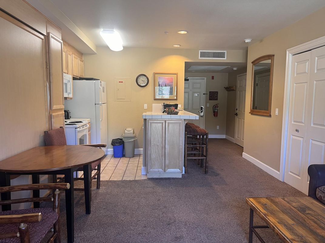 Dining room, Interior, Kitchen, Recessed Lighting