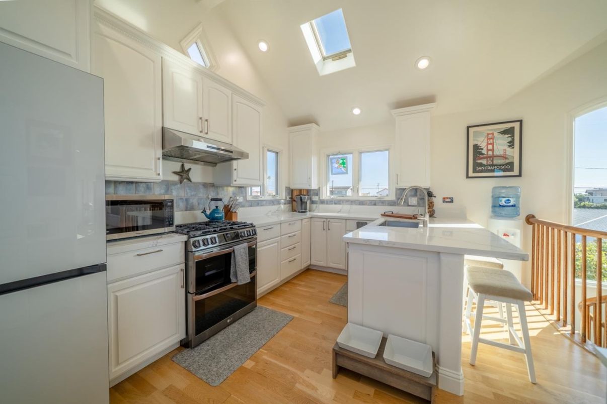 Interior, Kitchen, Recessed Lighting, Wood Texture Flooring