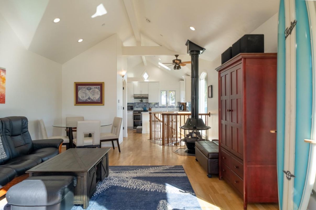Dining room, Interior, Kitchen, Recessed Lighting, Wood Texture Flooring