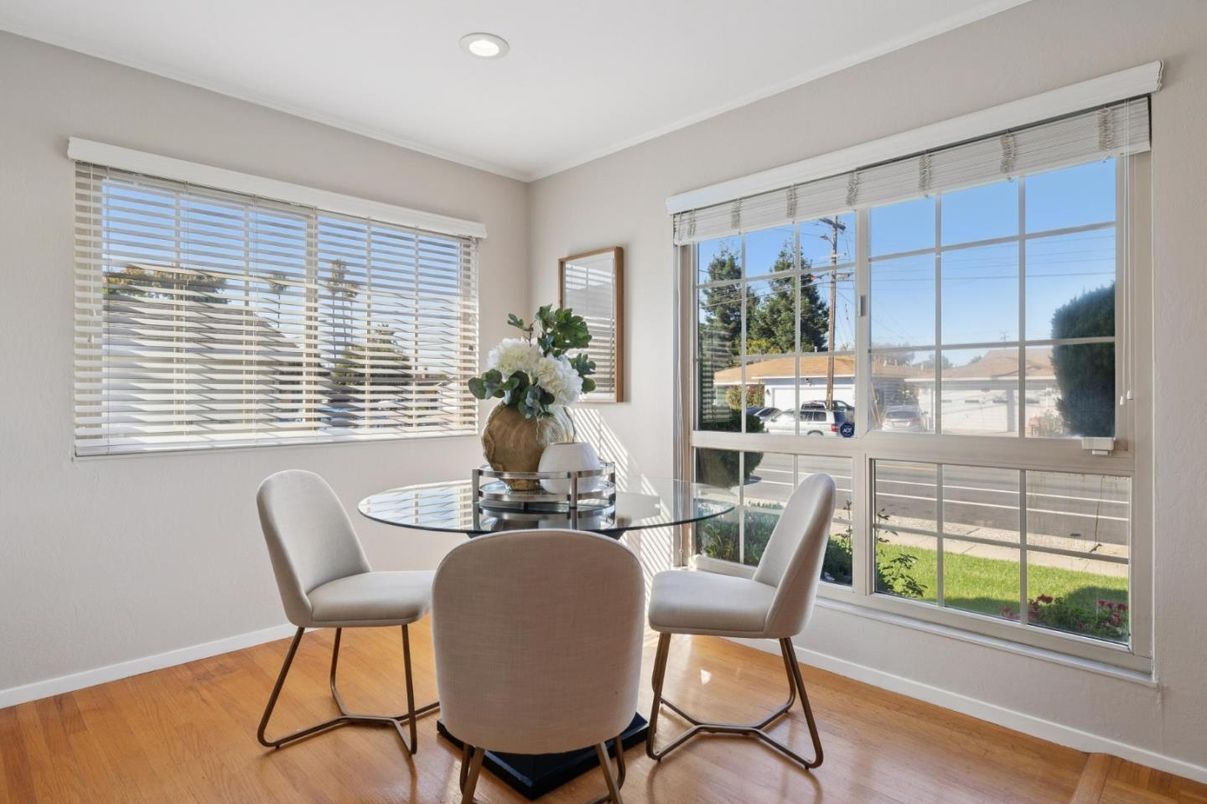 Dining room, Interior, Recessed Lighting, Wood Texture Flooring
