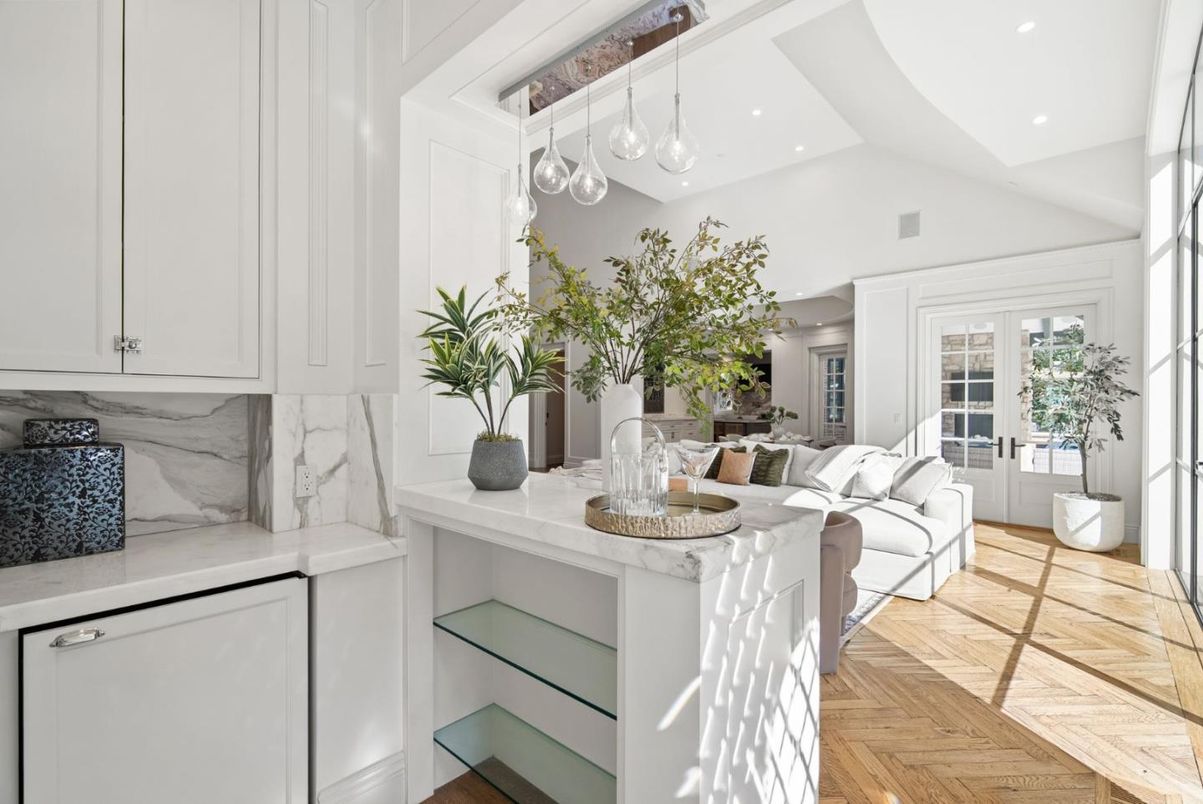 Interior, Kitchen, Living room, Marble Walls, Pendant Lights, Recessed Lighting, Wood Texture Flooring