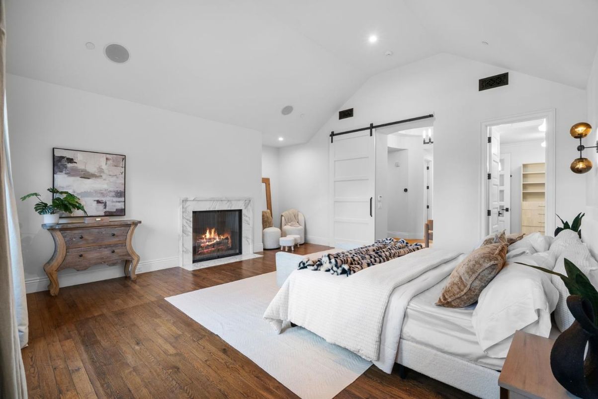 Bedroom, Fireplace, Interior, Recessed Lighting, Wood Texture Flooring