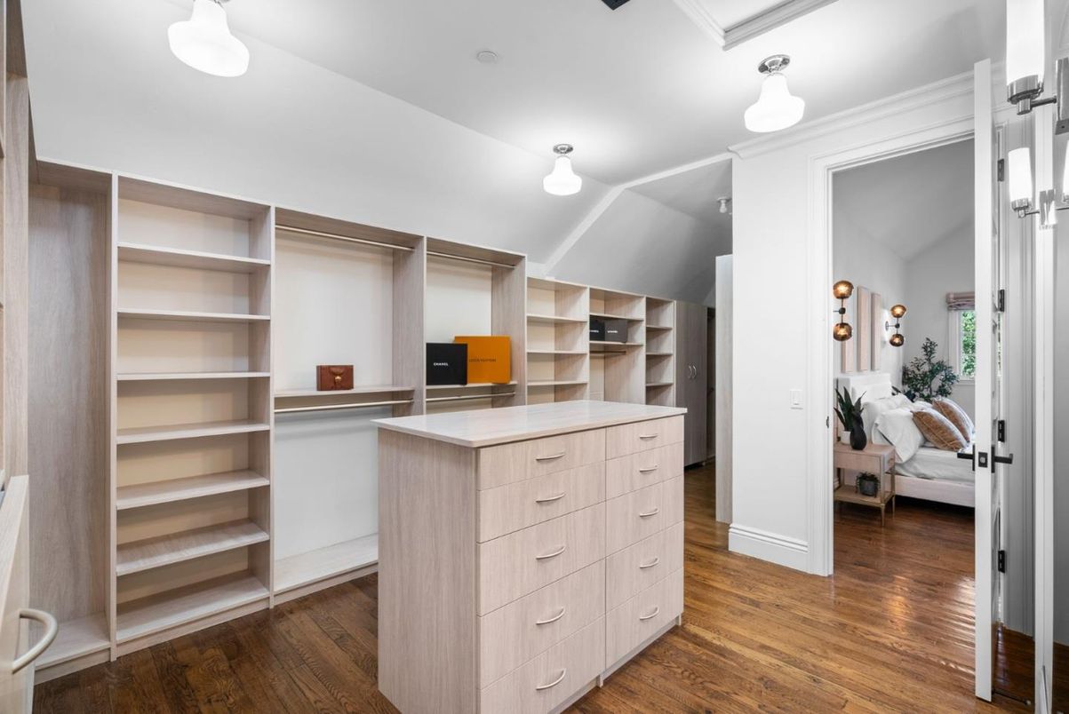 Interior, Walk-in Closets, Wood Texture Flooring