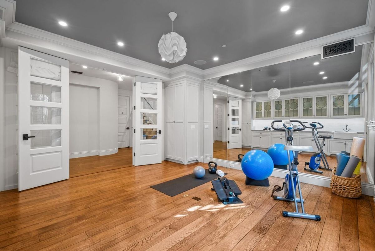 Fitness Equipment, Interior, Recessed Lighting, Wood Texture Flooring