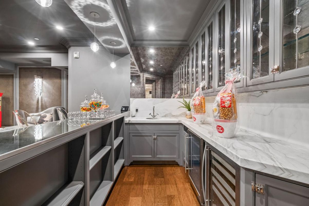 Interior, Pendant Lights, Recessed Lighting, Wood Texture Flooring