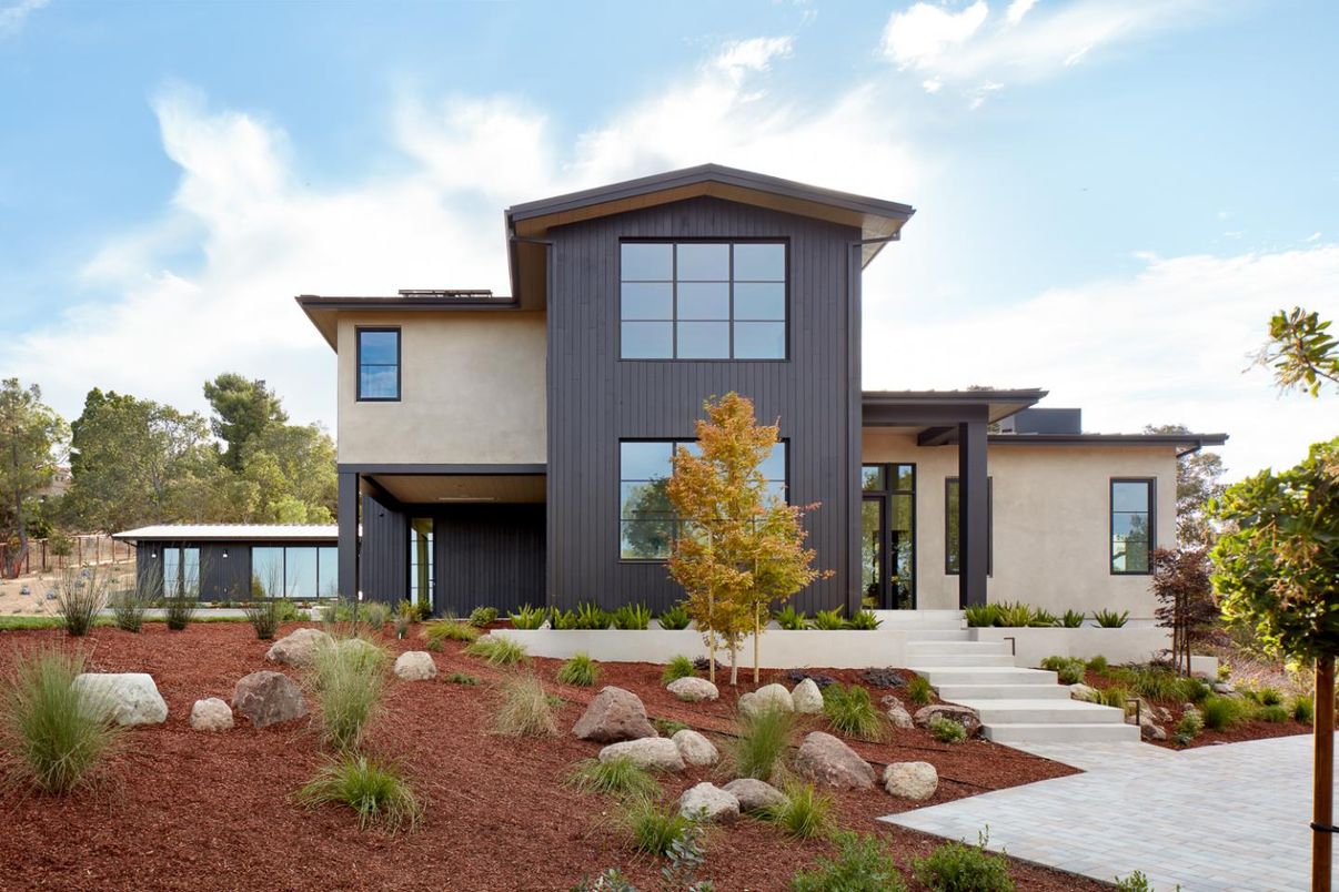 Backyard, Exterior, Facade, Modern