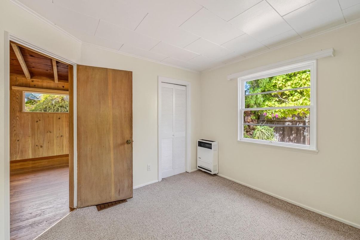 Empty room, Interior, Wooden Beams, Wooden Ceilings