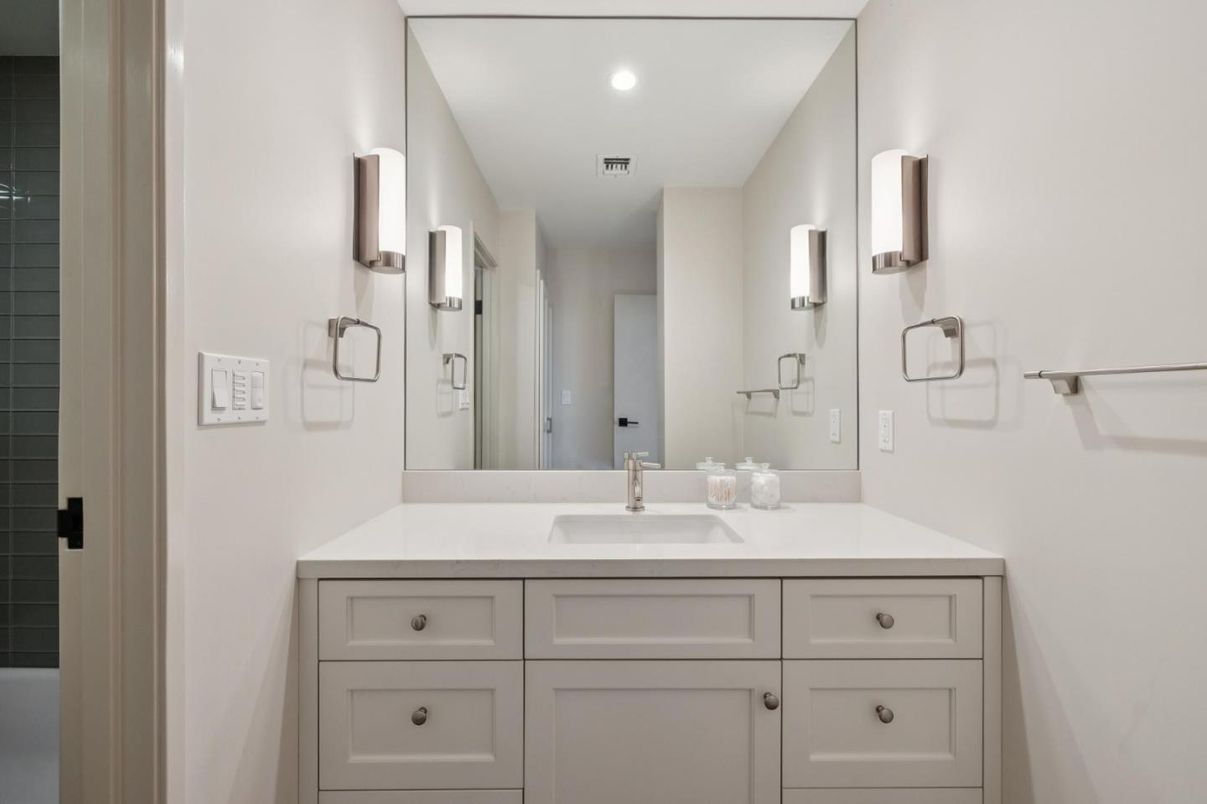 Bathroom, Interior, Recessed Lighting