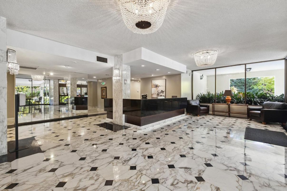 Chandelier, Interior, Living room, Marble, Recessed Lighting