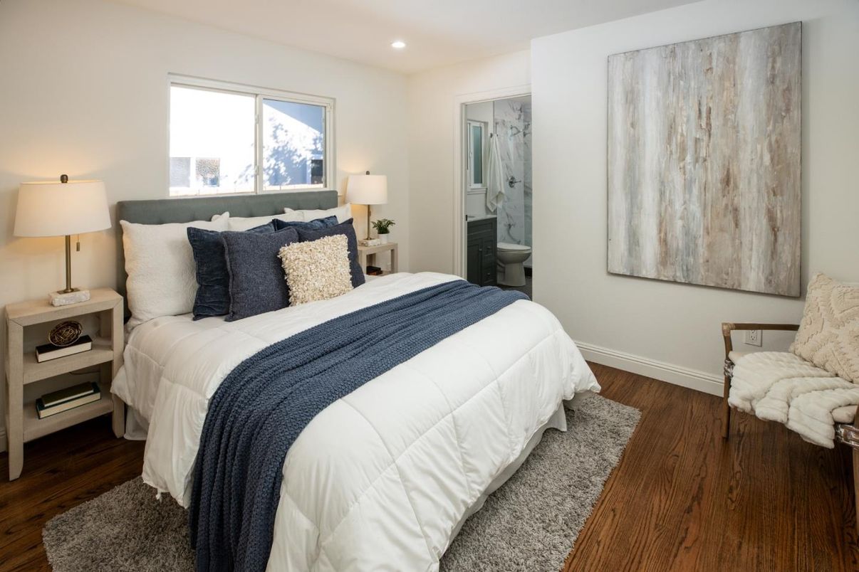 Bathroom, Bedroom, Interior, Recessed Lighting, Wood Texture Flooring