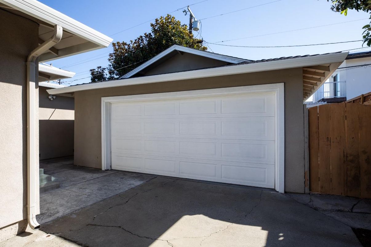 Detached Garage, Exterior