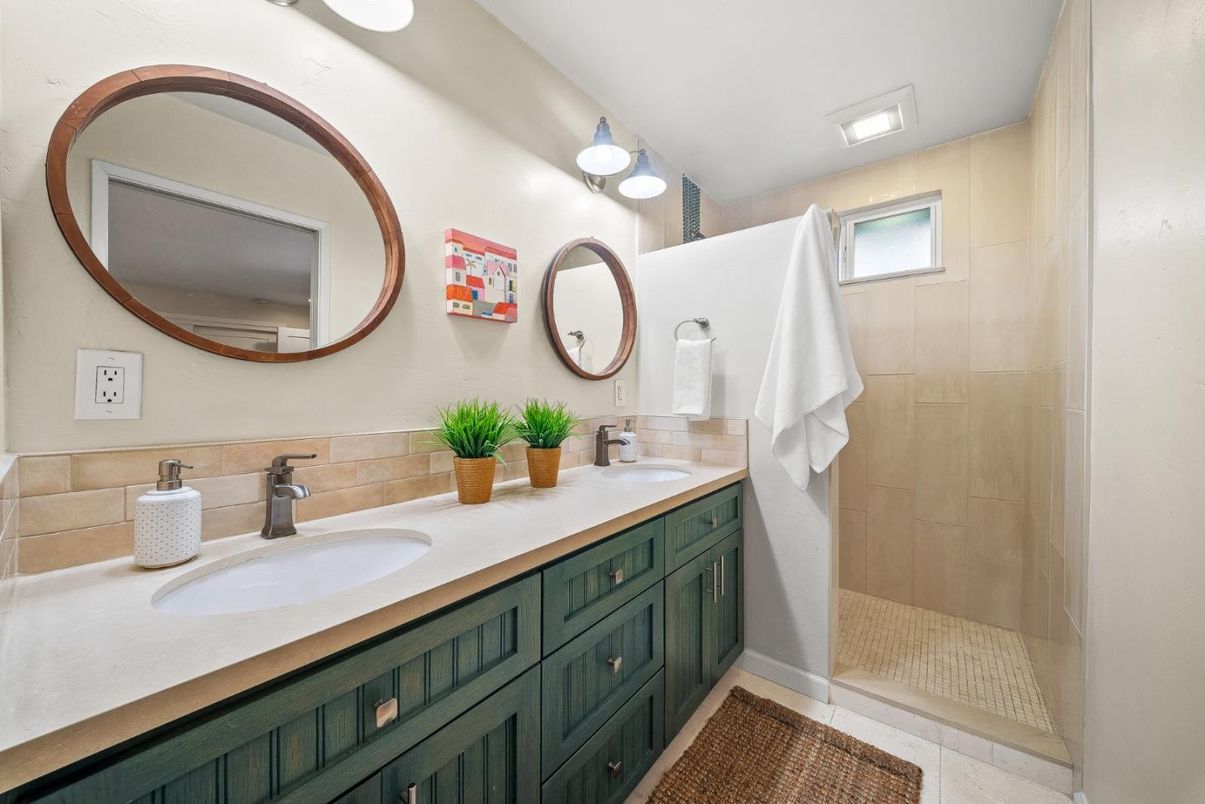 Bathroom, Dual Sink Vanities, Interior