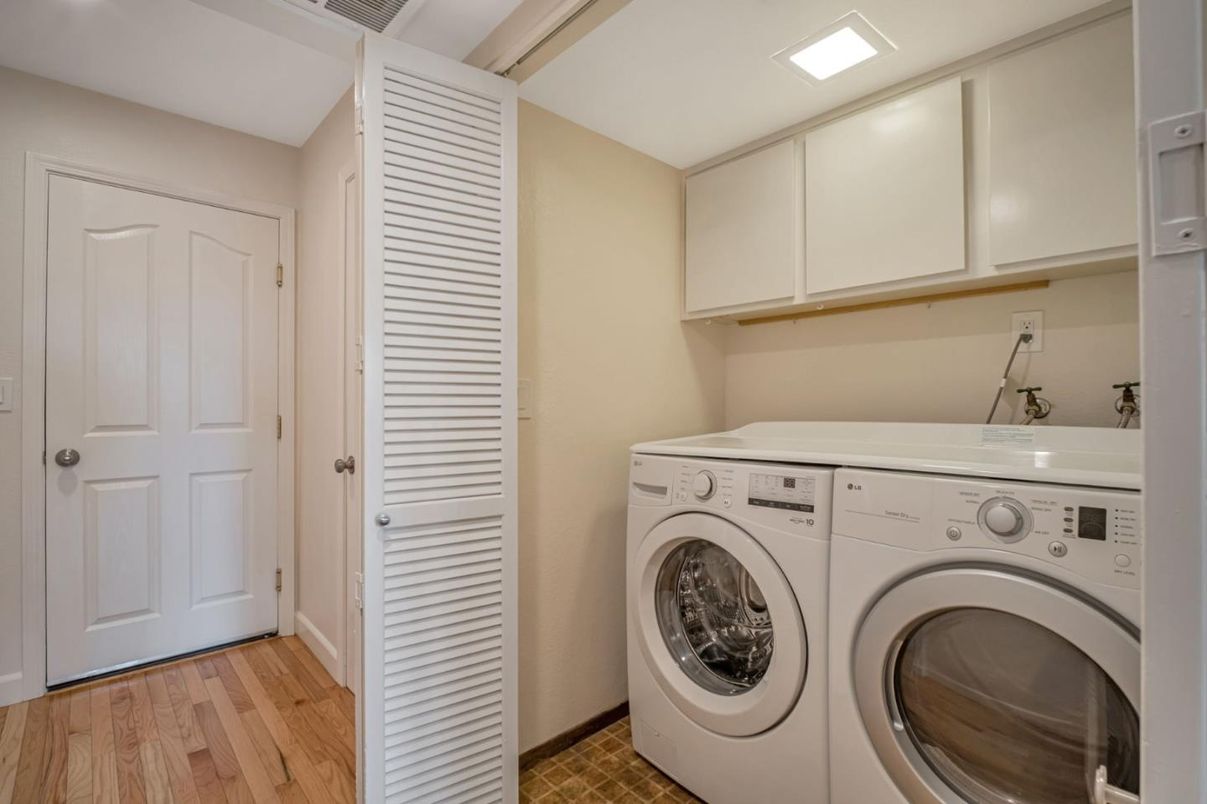 Interior, Recessed Lighting, Utility Closets, Washer, Wood Texture Flooring