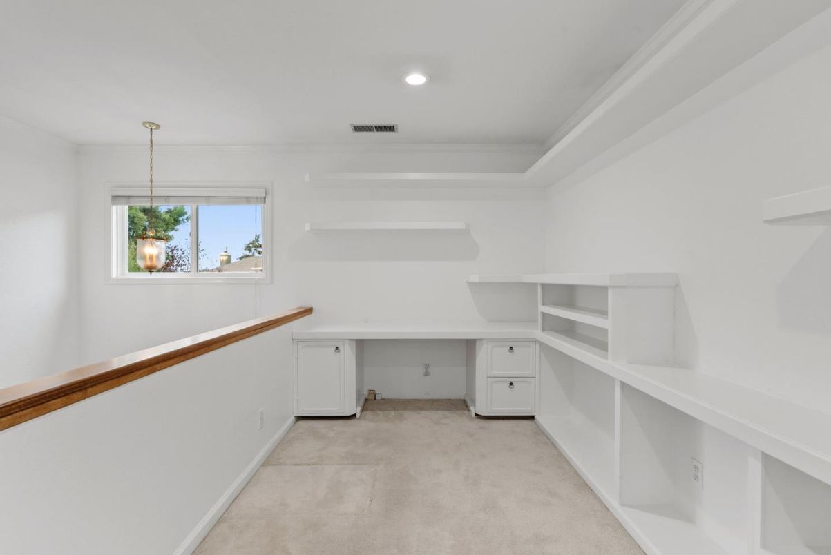 Empty room, Interior, Pendant Lights, Recessed Lighting