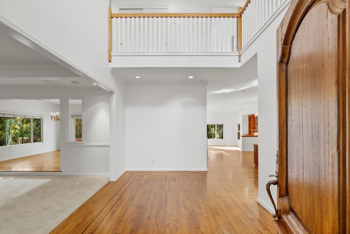 Chandelier, Interior, Recessed Lighting, Wood Texture Flooring