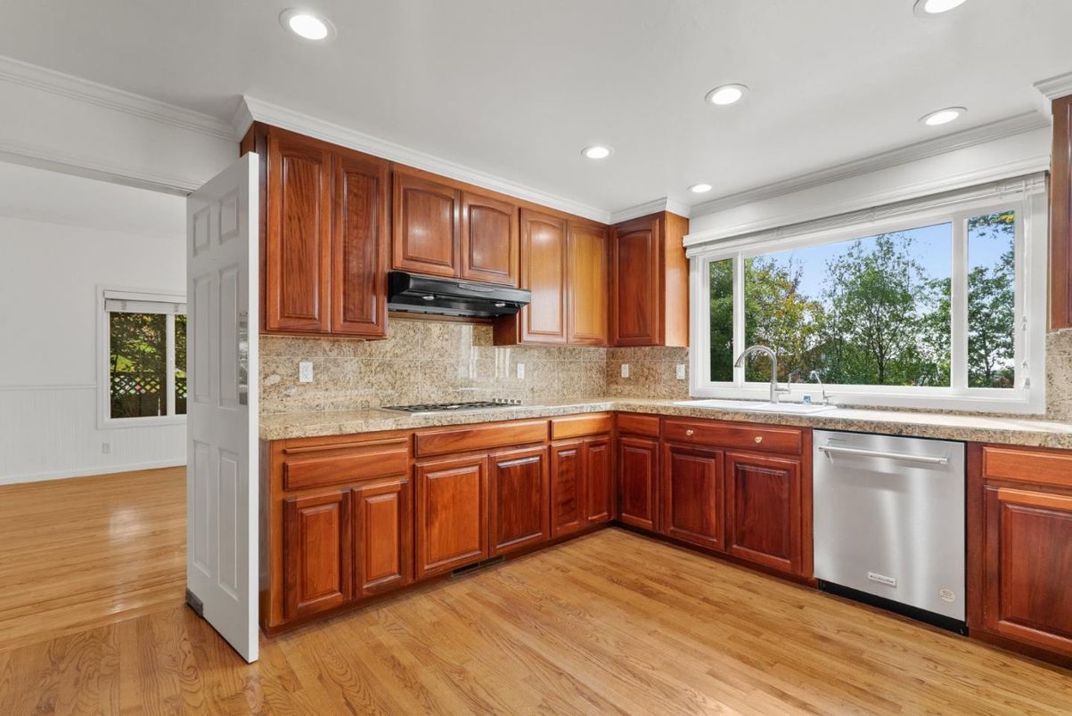 Interior, Kitchen, Recessed Lighting, Wood Texture Flooring