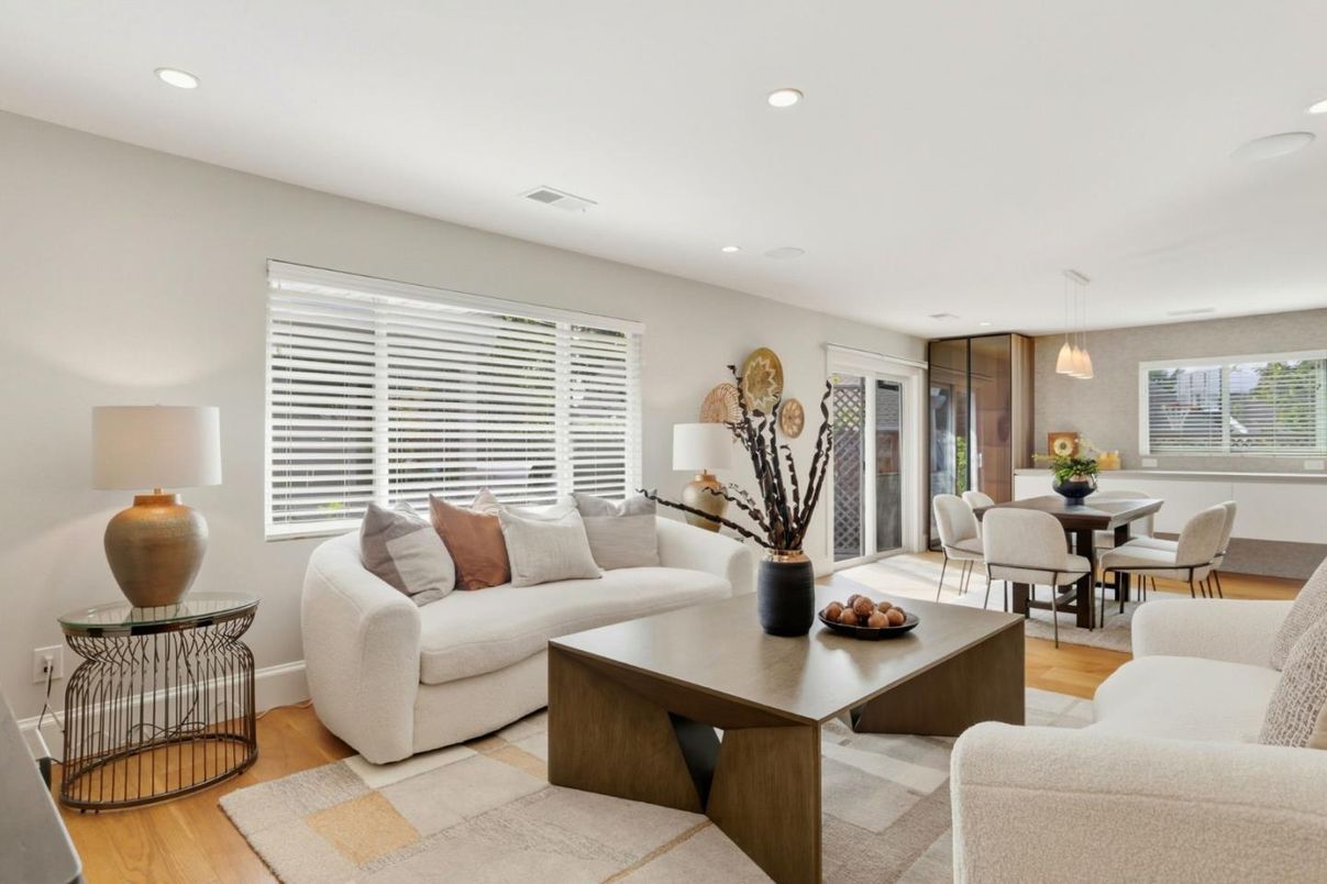 Dining room, Interior, Living room, Pendant Lights, Recessed Lighting, Wood Texture Flooring