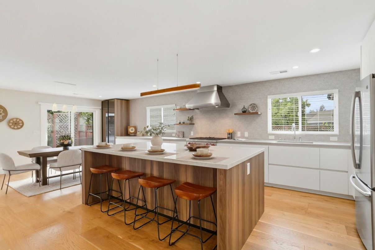 Dining room, Interior, Kitchen, Pendant Lights, Recessed Lighting, Stainless Steel Appliances, Wood Texture Flooring