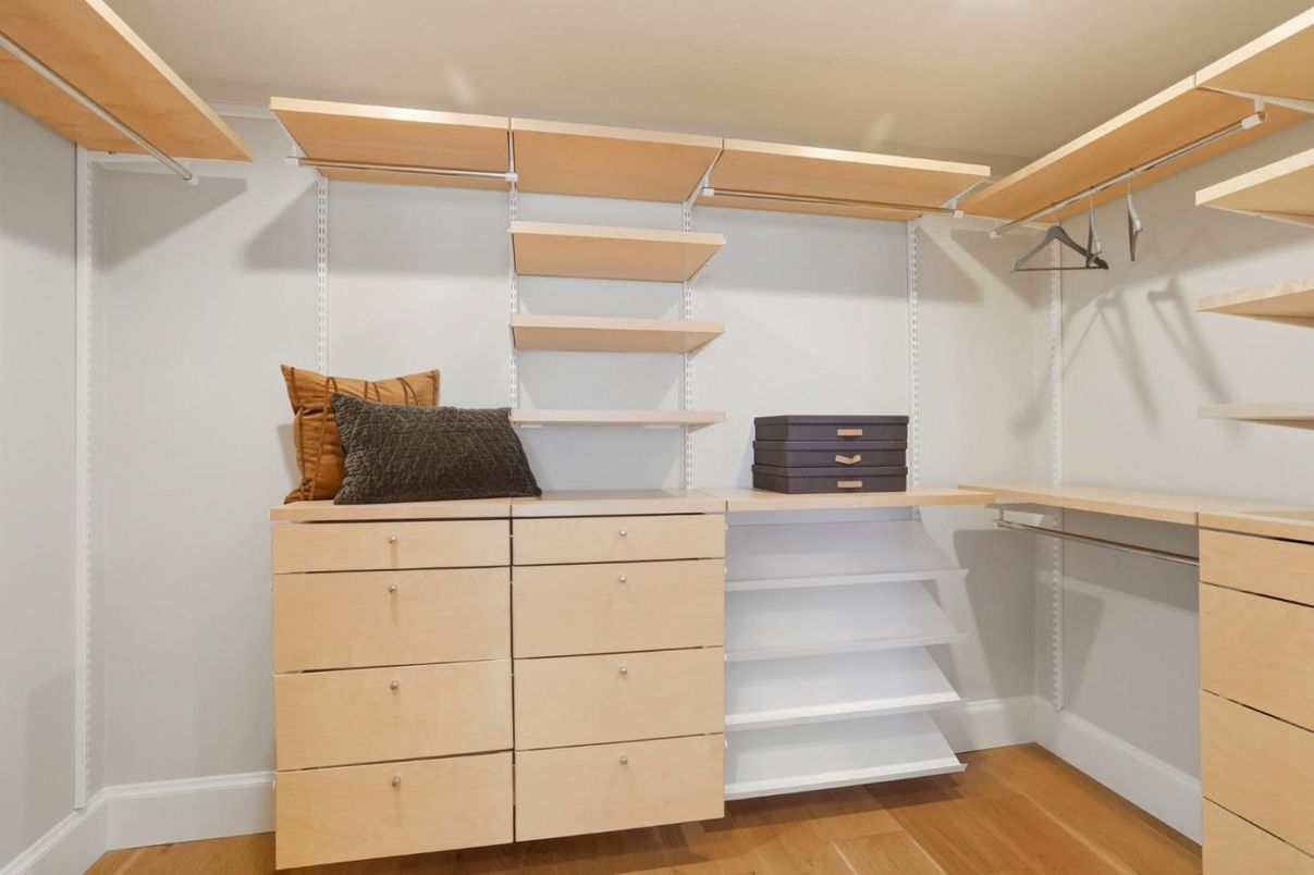 Interior, Walk-in Closets, Wood Texture Flooring