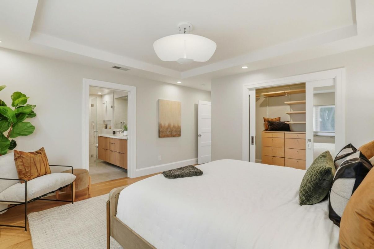 Bedroom, Interior, Pendant Lights, Recessed Lighting, Wood Texture Flooring