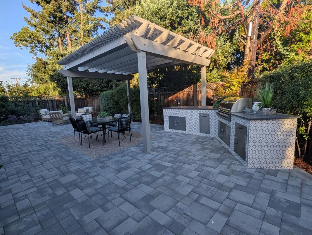 Exterior, Outdoor Kitchen