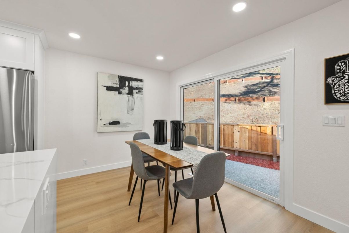 Dining room, Interior, Kitchen, Recessed Lighting, Wood Texture Flooring