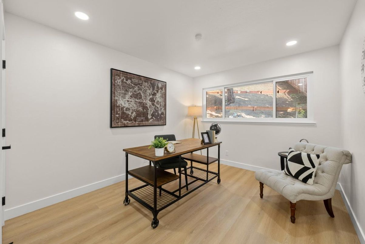 Home Office, Interior, Recessed Lighting, Wood Texture Flooring