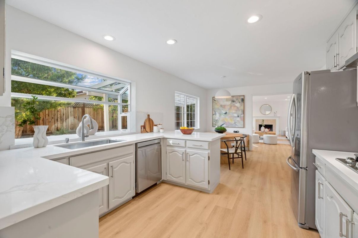 Dining room, Fireplace, Interior, Kitchen, Pendant Lights, Recessed Lighting, Wood Texture Flooring
