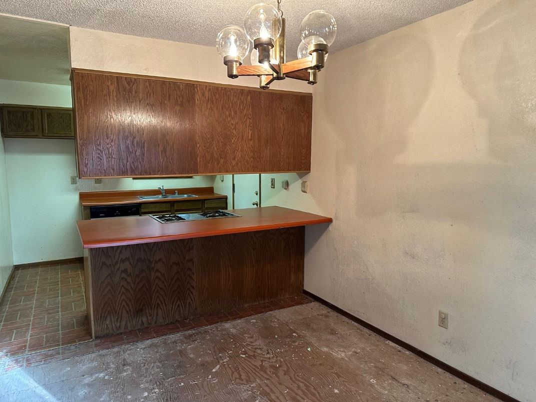 Chandelier, Interior, Kitchen