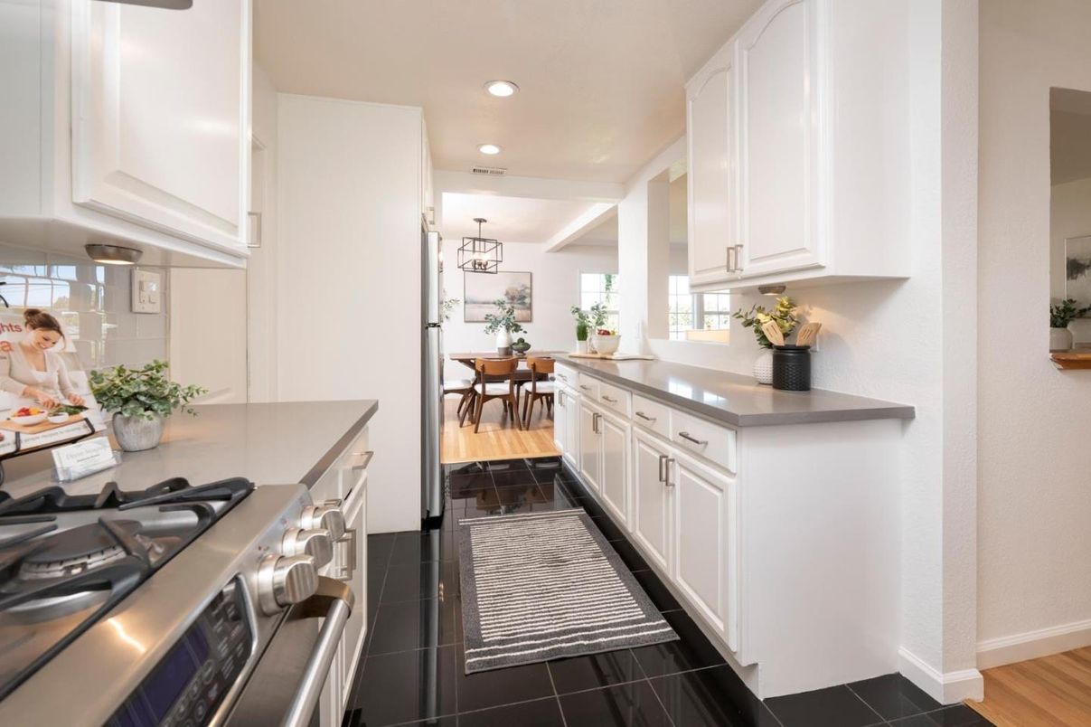 Dining room, Interior, Kitchen, Pendant Lights, Recessed Lighting, Stainless Steel Appliances, Wood Texture Flooring