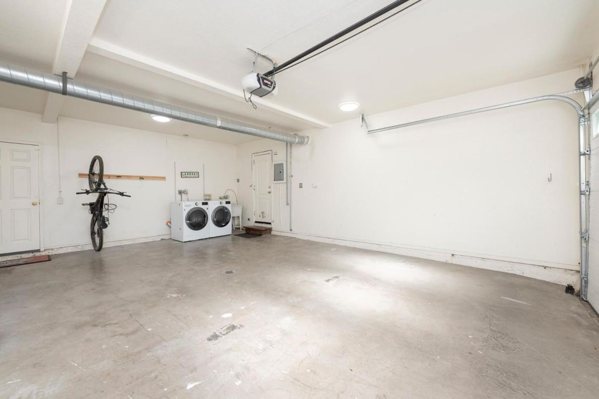 Garage, Interior, Washer