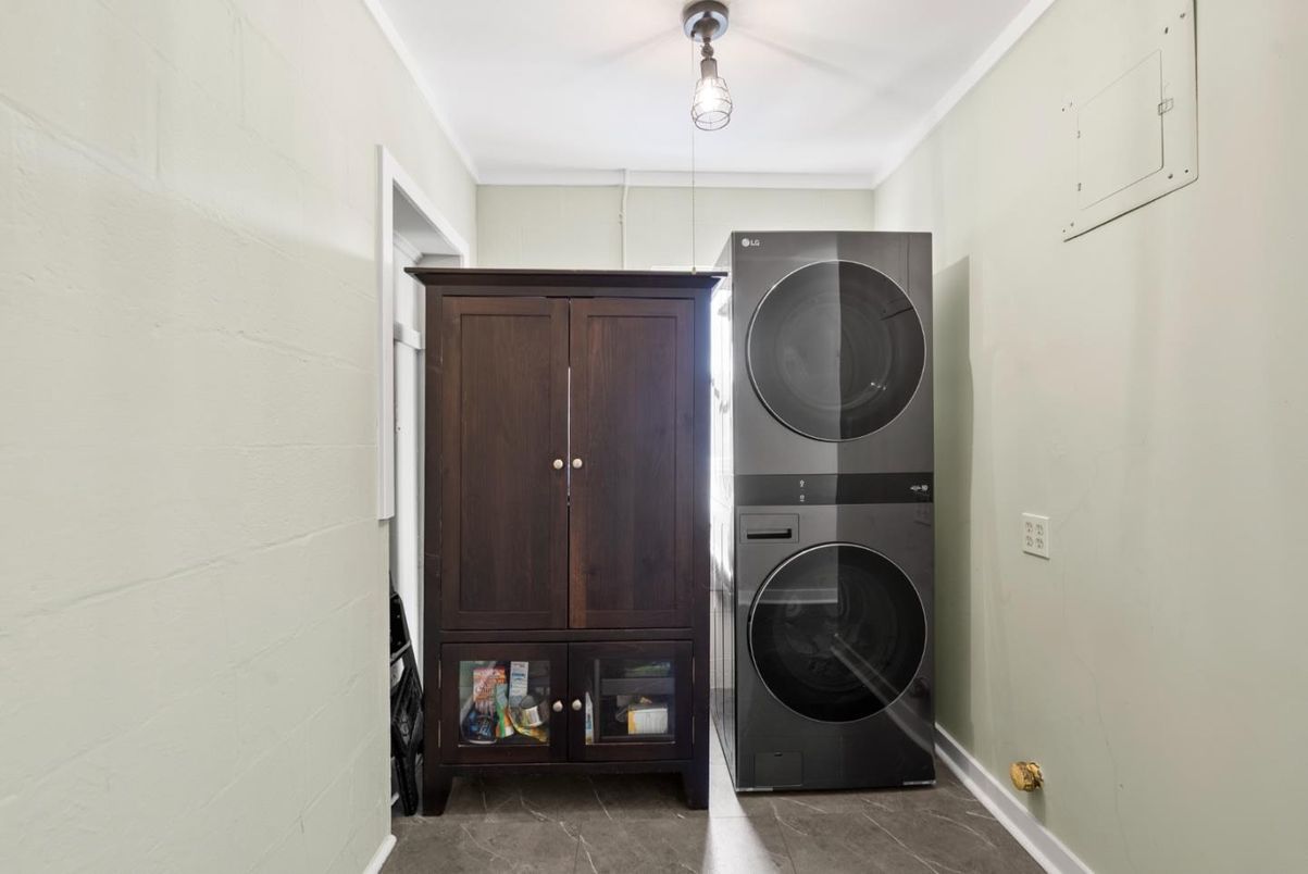 Interior, Utility Closets, Washer
