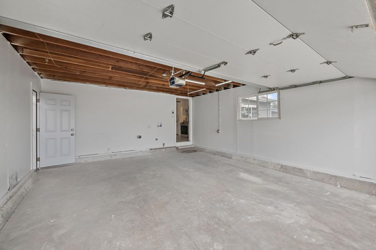 Garage, Interior, Wooden Beams, Wooden Ceilings